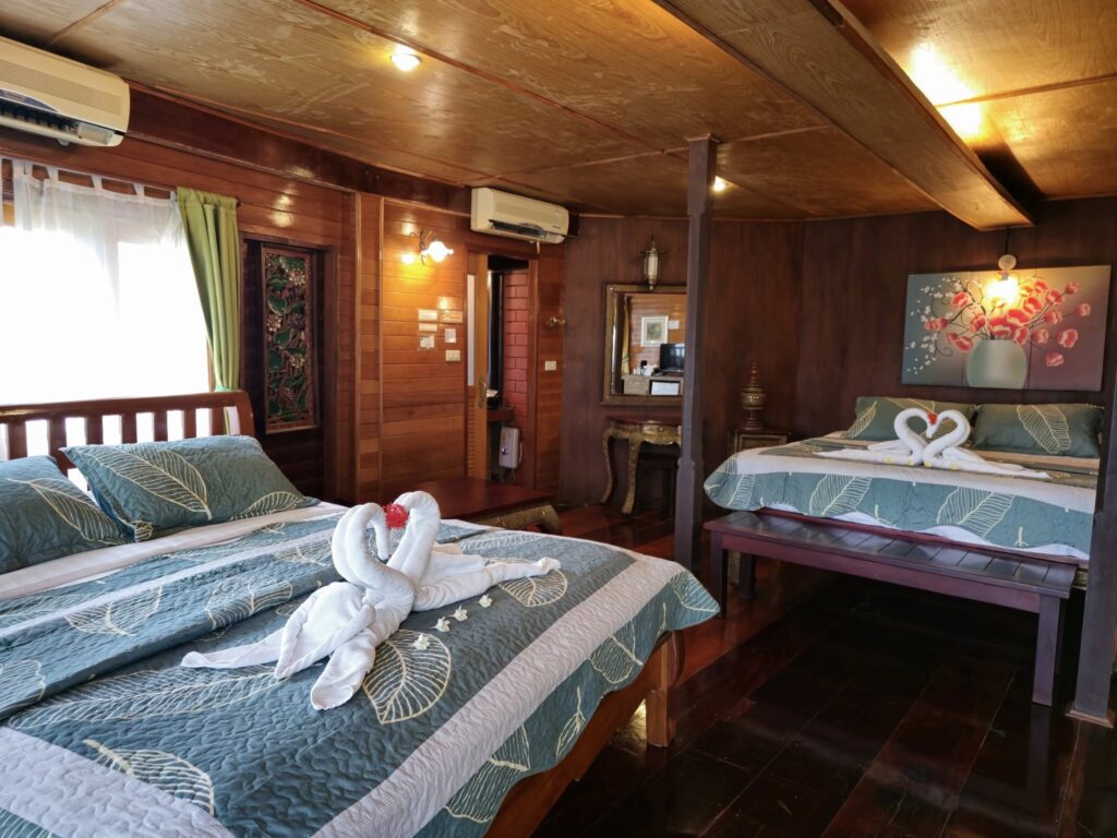 ห้องพักทรงเรือ Boathouse Paradise Resort ที่พักแก่งกระจานติดริมน้ำ พร้อมบรรยากาศธรรมชาติ